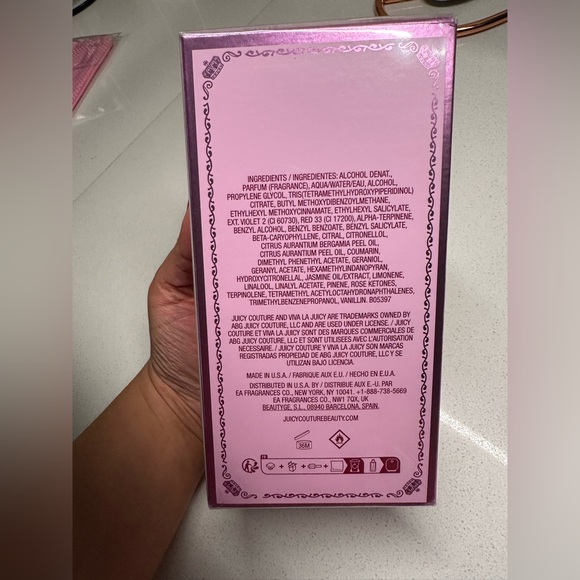 Juicy Couture Pink and Gold Perfume - Picture 11 of 12